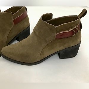 American Eagle Outfitters Brown boots 9